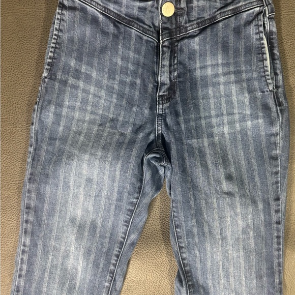 UNIQ By LITZ Women Mid Rise Flare Bellbottom Denim Raw Hem Jeans Size 27/5 - Picture 3 of 9